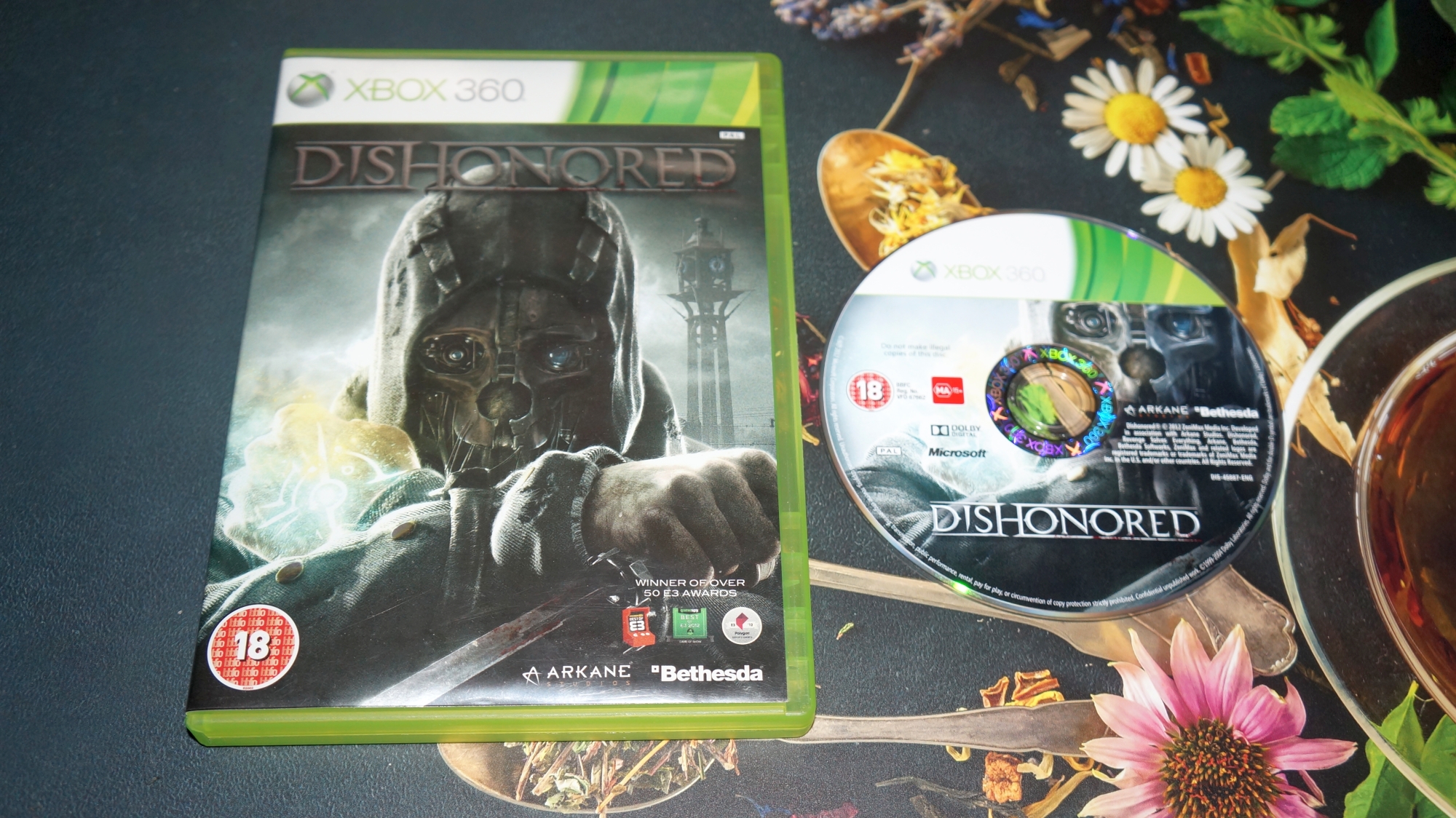 Игра для Xbox 360 Dishonored фото коробки и диска